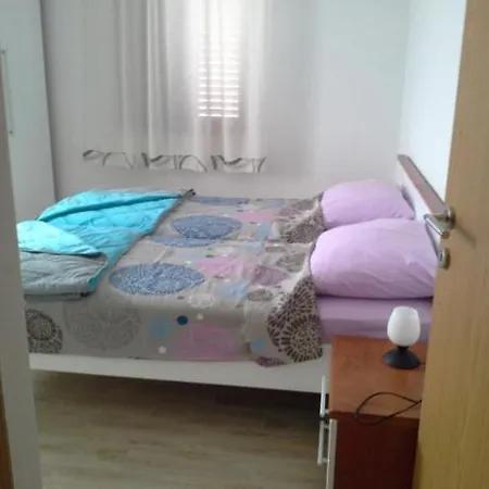 In With Air Conditioning, W-lan Lejlighed Susak
