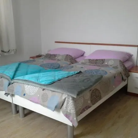 In With Air Conditioning, W-lan * Susak